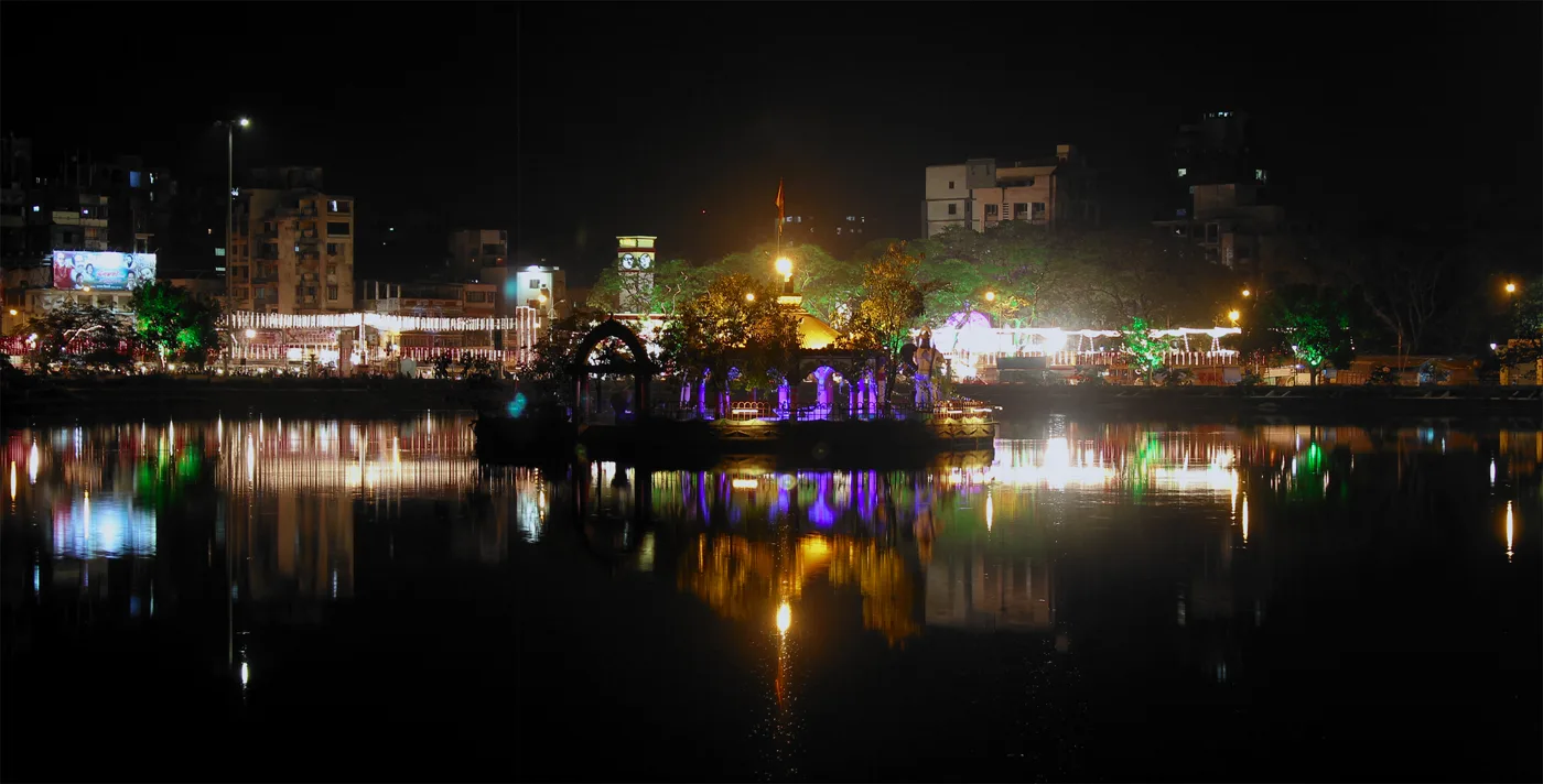 Talao Pali and the surrounding Thane neighbourhood at night